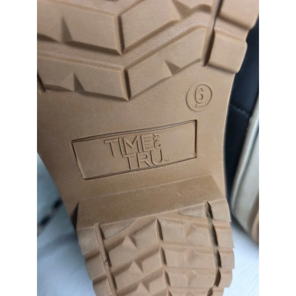 Time and Tru Womens Grey Felt Faux Fur Lined Snow Boots Size 6 Classic Academia
